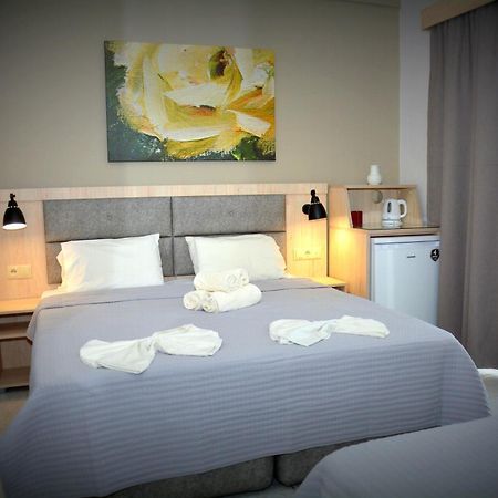 Denis Hotel And Bungalows Korinós Extérieur photo