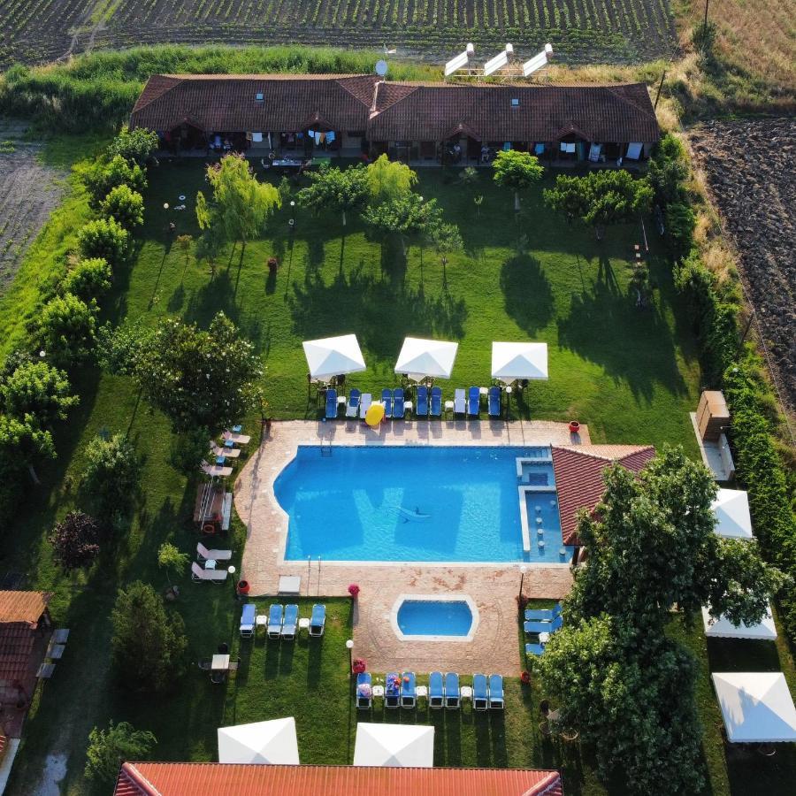 Denis Hotel And Bungalows Korinós Extérieur photo