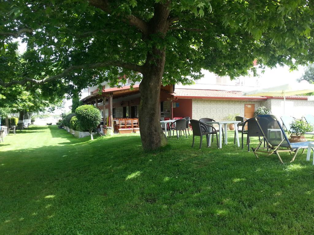 Denis Hotel And Bungalows Korinós Extérieur photo