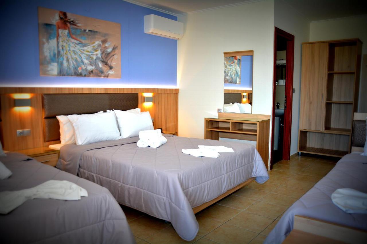 Denis Hotel And Bungalows Korinós Extérieur photo