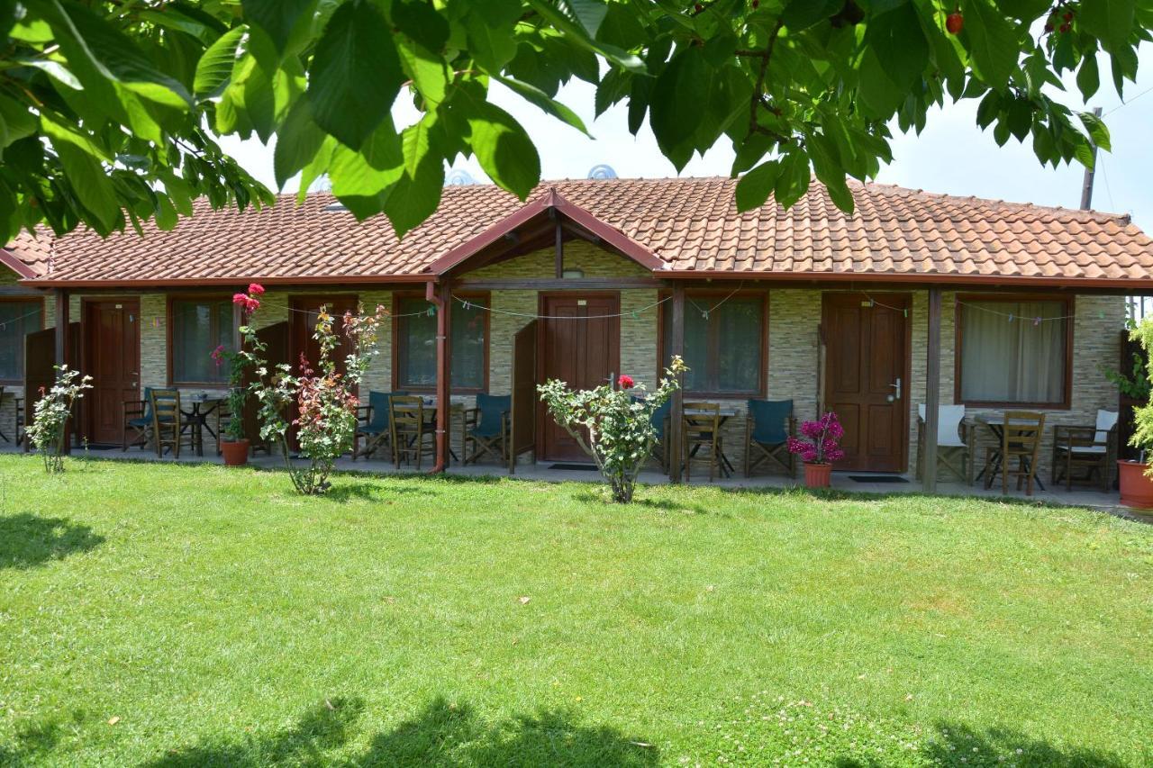 Denis Hotel And Bungalows Korinós Extérieur photo