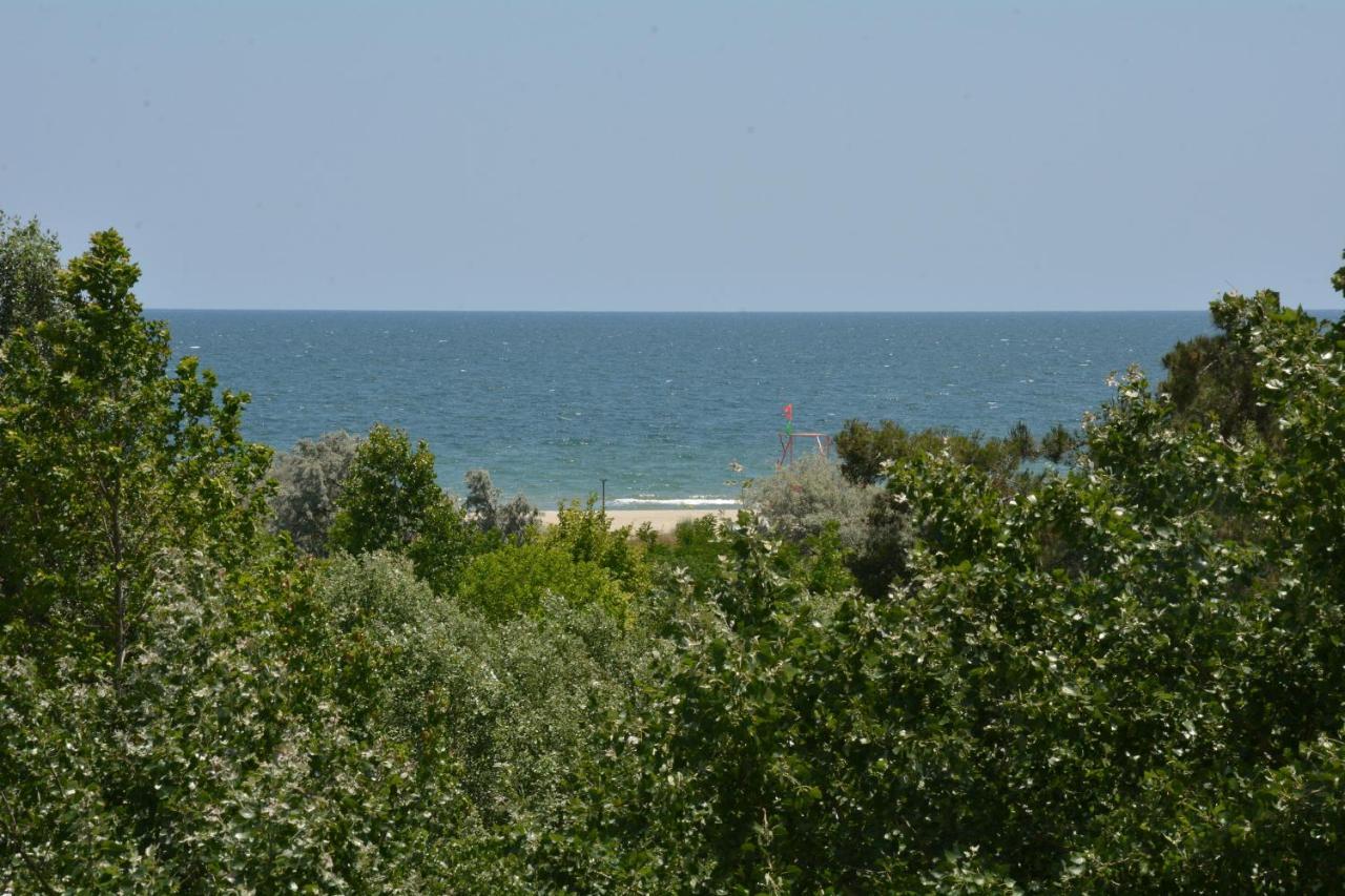 Denis Hotel And Bungalows Korinós Extérieur photo