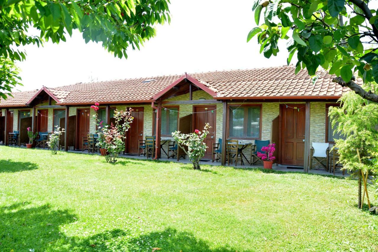 Denis Hotel And Bungalows Korinós Extérieur photo