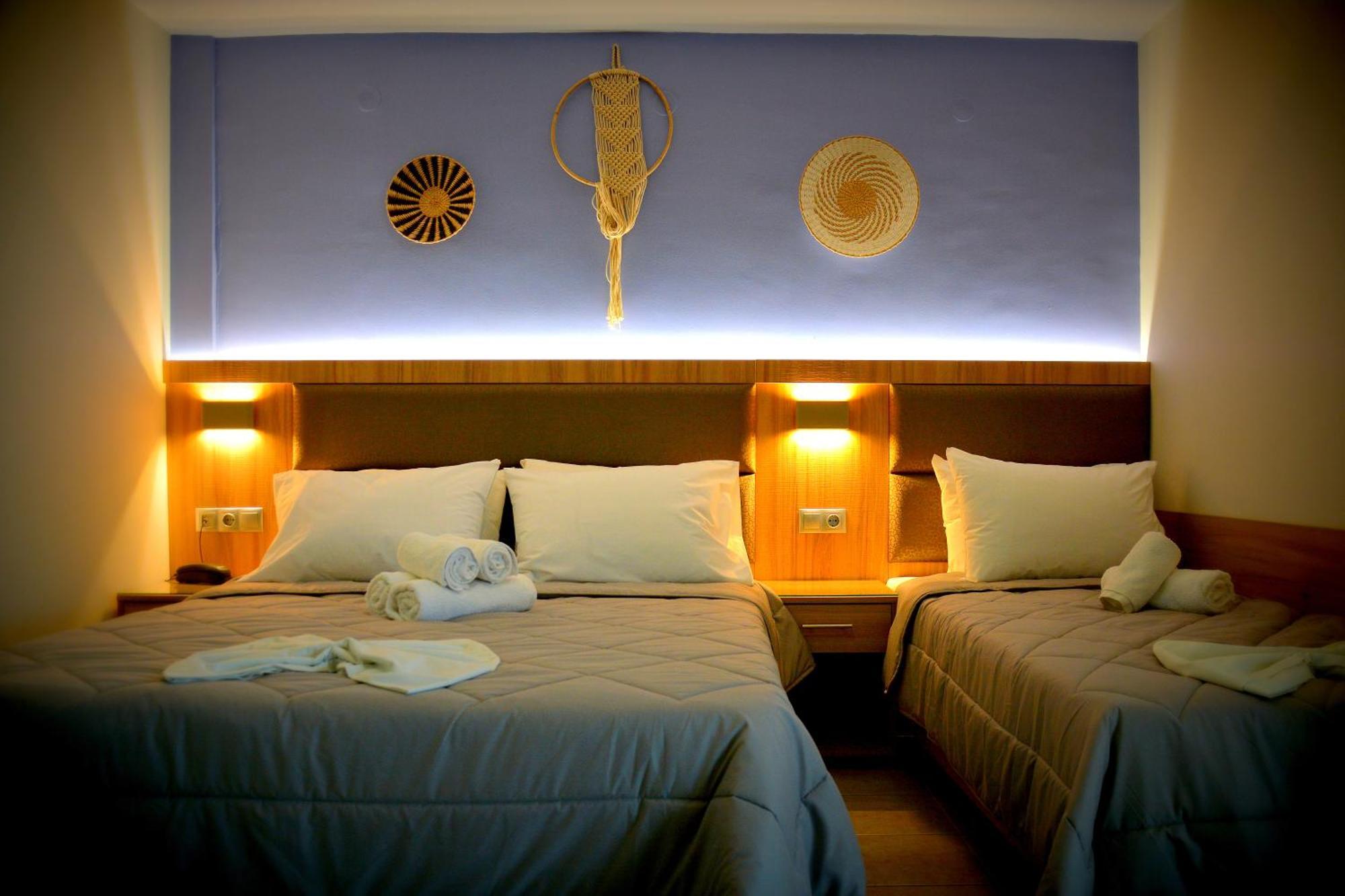 Denis Hotel And Bungalows Korinós Extérieur photo