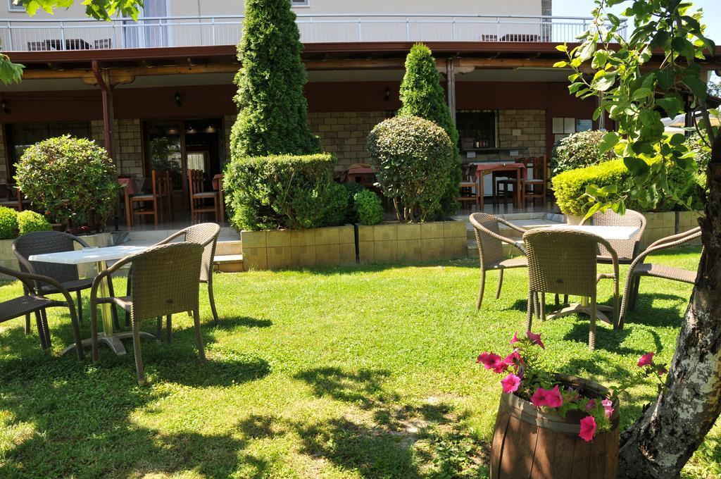 Denis Hotel And Bungalows Korinós Extérieur photo